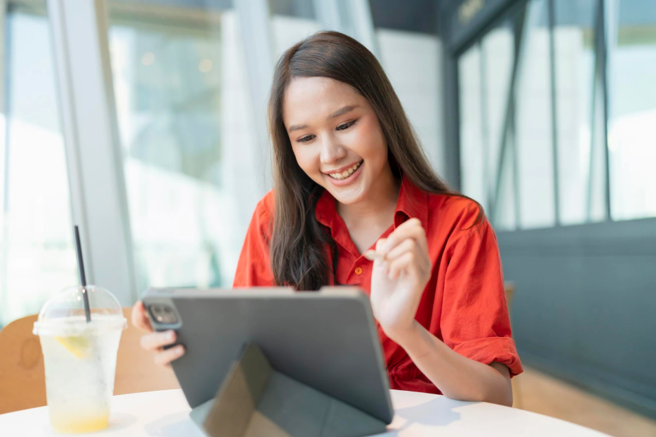 person who considers registering company in singapore free trade zone